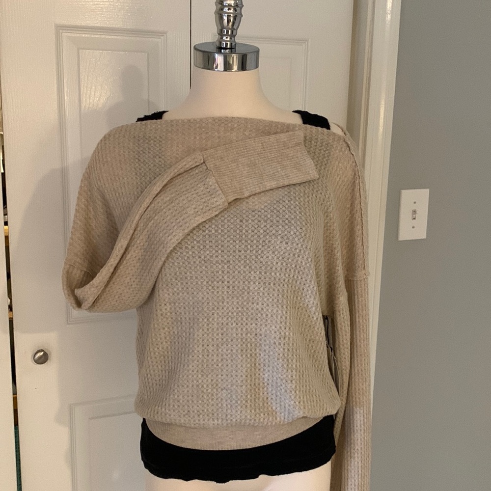 Treasure and Bond Long Sleeve Light Weight Waffle Shirt. Size Small - NWT